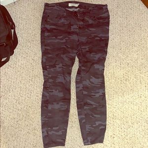 Camo jeggings!